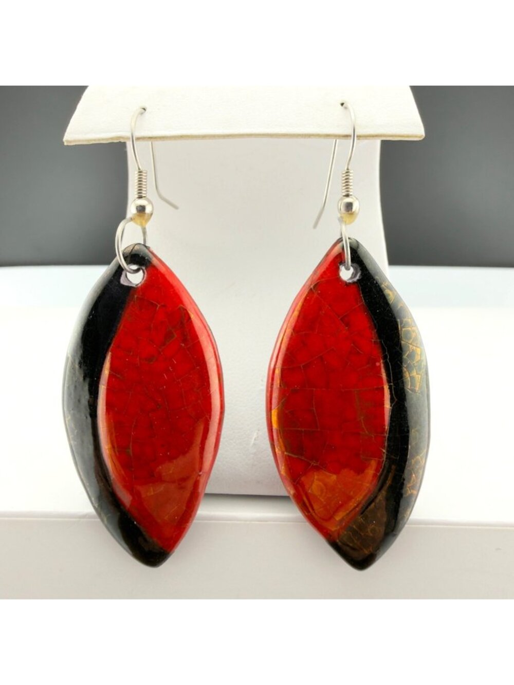 Retro Earrings Red Black Gold Tone Crackle Dangle Drop 2"